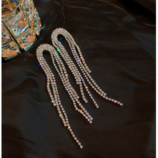 Жіночі сережки з камінням