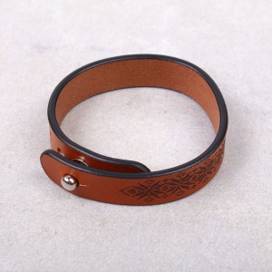 Кожаный браслет "Вышиванка", коричневый, С13003