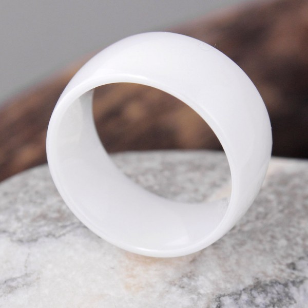Кольцо из керамики широкое, белое 10 мм, С13649