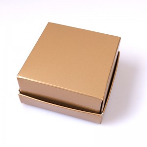 Подарочная коробочка "SILVERS" золотая, С14714
