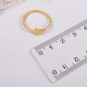 Женское кольцо "Стрела", золотистое, C15013