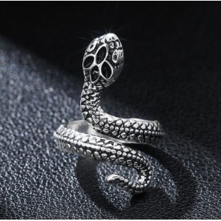 Женское кольцо "Змея"