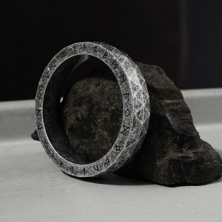 Кольцо из стали "Руны викингов"