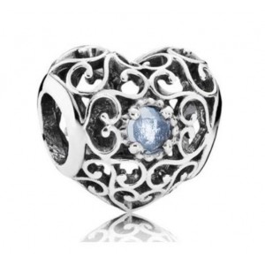 Шарм "Сердце-талисман марта" , С2329