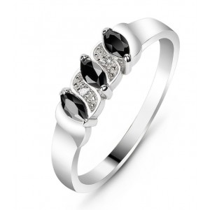 Серебряное кольцо с черным фианитом ПДК200ЦЧ, С3715