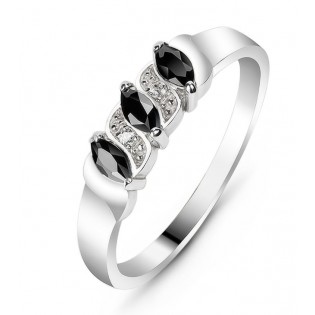 Серебряное кольцо с черным фианитом ПДК200ЦЧ