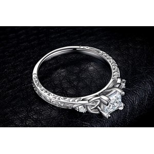 Серебряное кольцо с цирконием, С5086