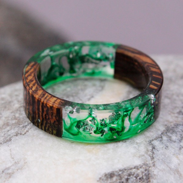 Кольцо из древесной смолы, зеленое, С5713
