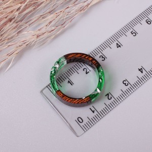 Кольцо из древесной смолы, зеленое, С5713