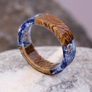 Кольцо из древесной смолы, синее, С5714