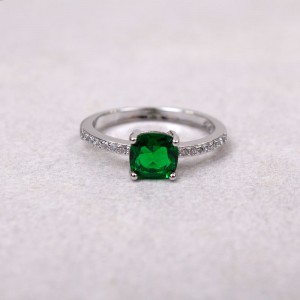 Женское кольцо с камнем, зеленое, С6931
