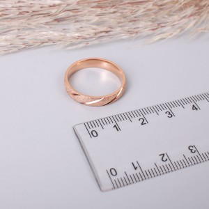 Женское кольцо матовое, золотистое, С8169