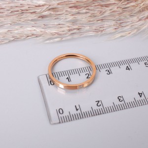 Женское кольцо с камнем, золотистое, С8170