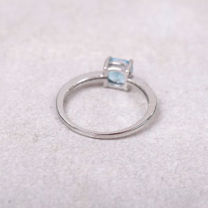 Женское кольцо с камнем, голубое, С8529