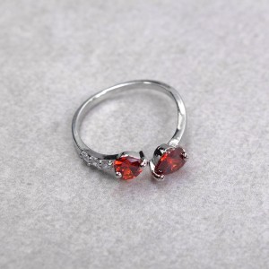 Жіноче кільце з каменем "Серця", червоне, C8784