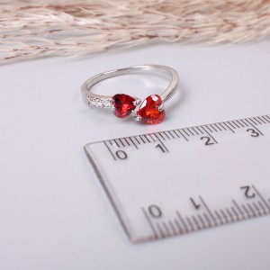 Жіноче кільце з каменем "Серця", червоне, C8784