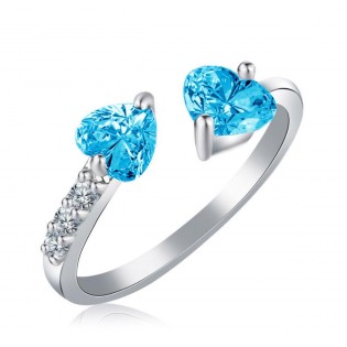 Женское кольцо с камнем "Сердца", голубое