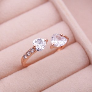 Женское кольцо с камнем "Сердца", С8788