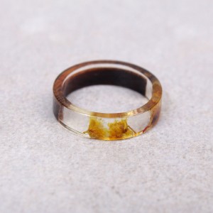 Кольцо из древесной смолы, желтое, С9102