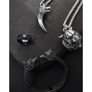 Чоловіча каблучка "Вовк", чорна, С10009