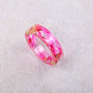 Кольцо из древесной смолы, розовое, С10188