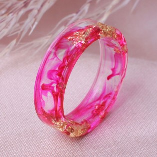 Кольцо из древесной смолы, розовое