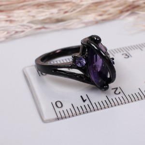 Женское кольцо "Фиолетовый камень", С10855