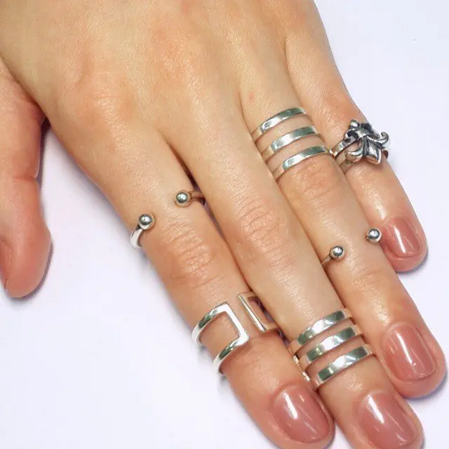 Кольца из серебра — изысканный выбор для стильных женщин